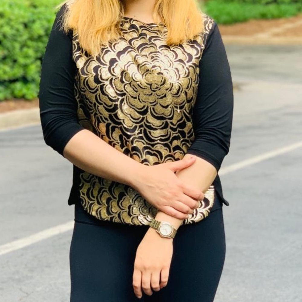 Beautiful sequence gold and black top